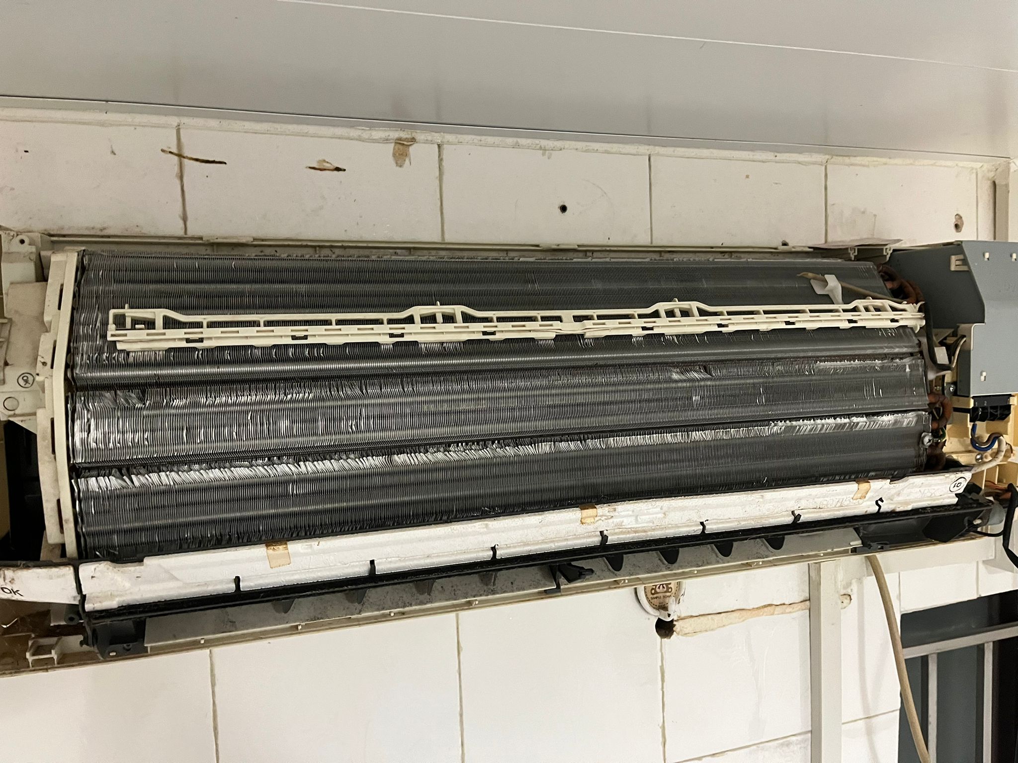 Split type air conditioner cleaning-Chai Wan-20231229_before_image_2.jpg