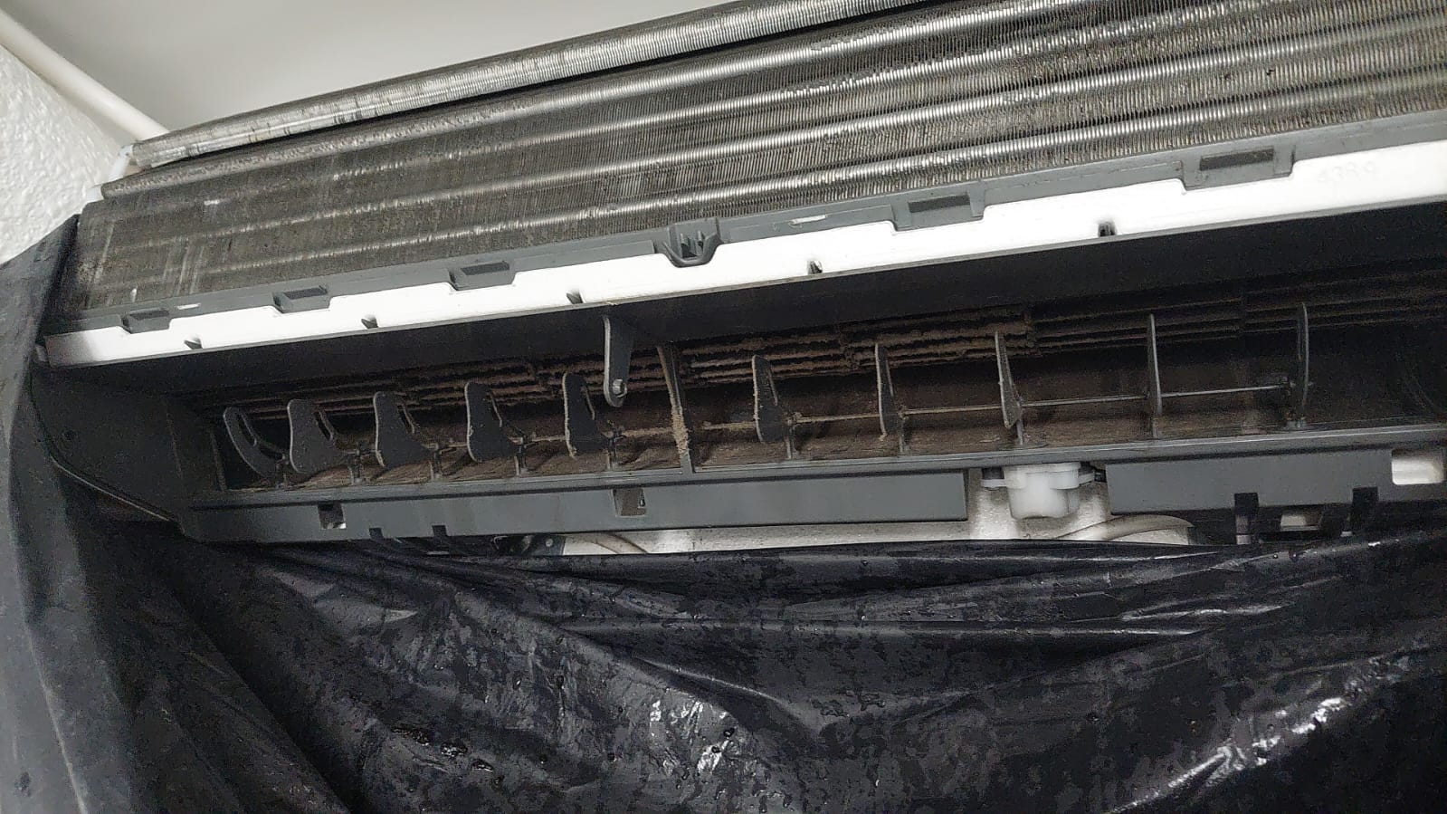 Wall mount type air conditioner cleaning-North Point-20231222_during_image_1.jpg