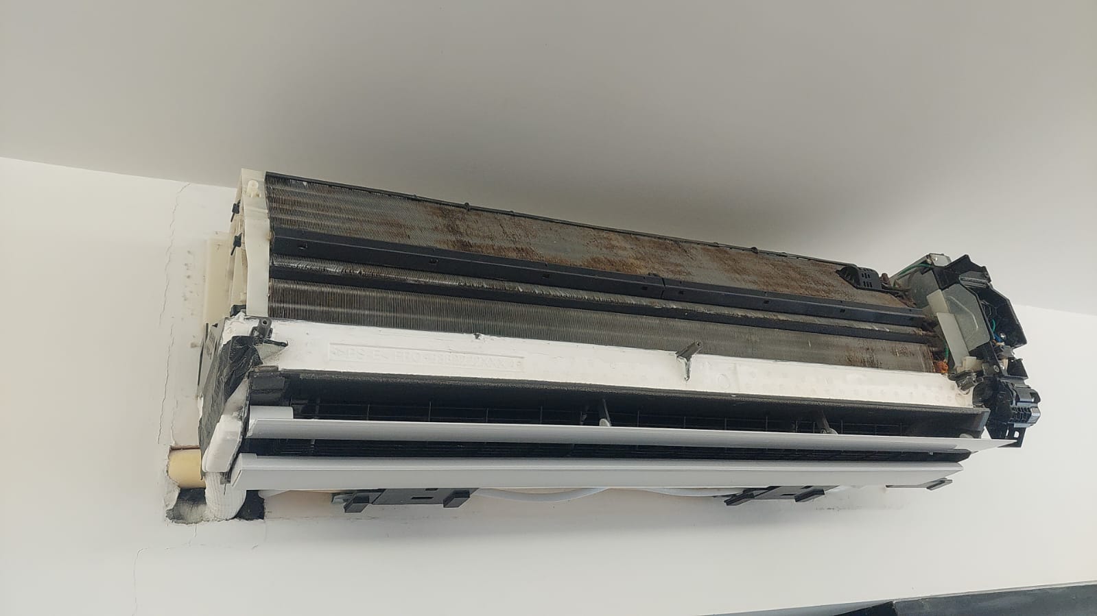 Split type air conditioner cleaning-North Point-20240322_before_image_2.jpg